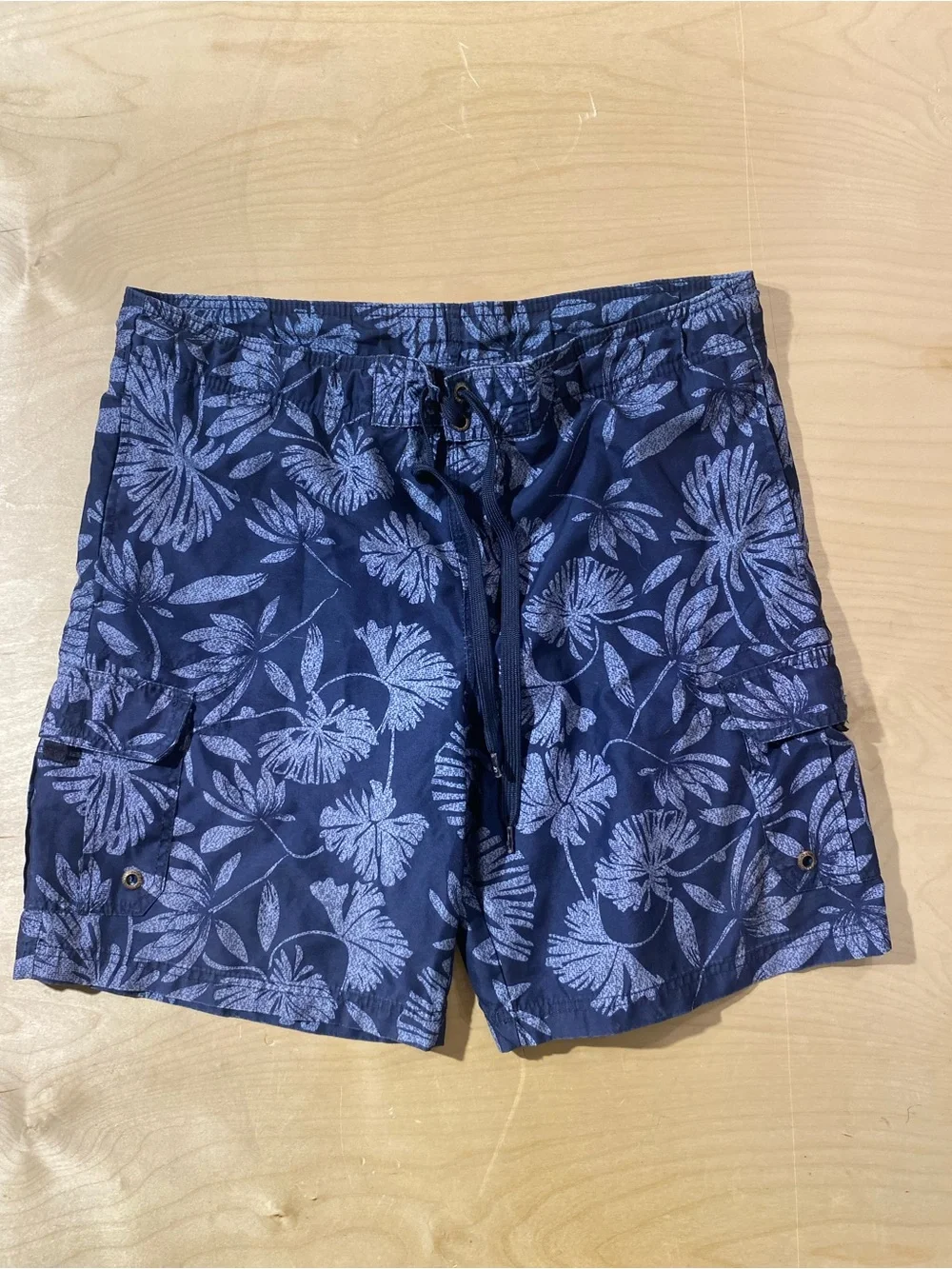 OP Men's Navy Blue Floral Swim Trunks Medium (32-34) (BM)